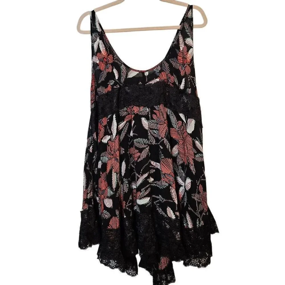 Intimately Free People black printed flowy tank. Size M.